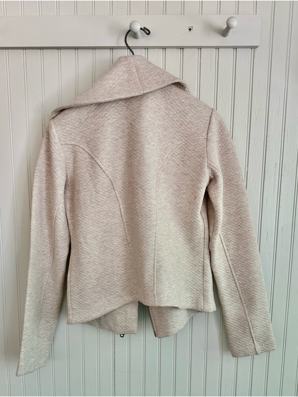 Cabi Cream Textured Asymmetrical Zip Spring Jacket XS - Picture 2 of 4